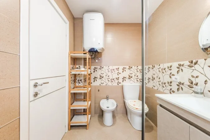 Tirane, jepet me qera apartament 2+1 Kati 1, 114 m² 900 € (LIQENI I THATE)