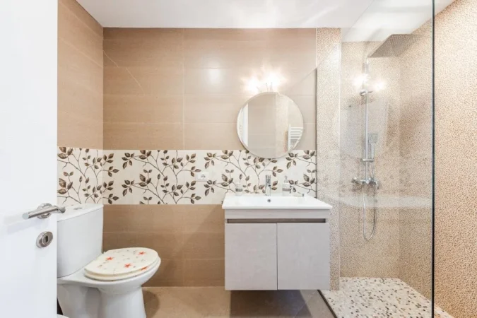 Tirane, jepet me qera apartament 2+1 Kati 1, 114 m² 900 € (LIQENI I THATE)