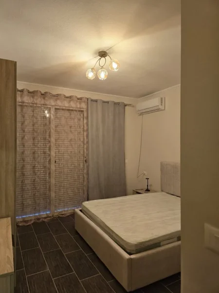 Tirane, jepet me qera apartament 2+1 Kati 5, 120 m² 500 € (yzberisht)