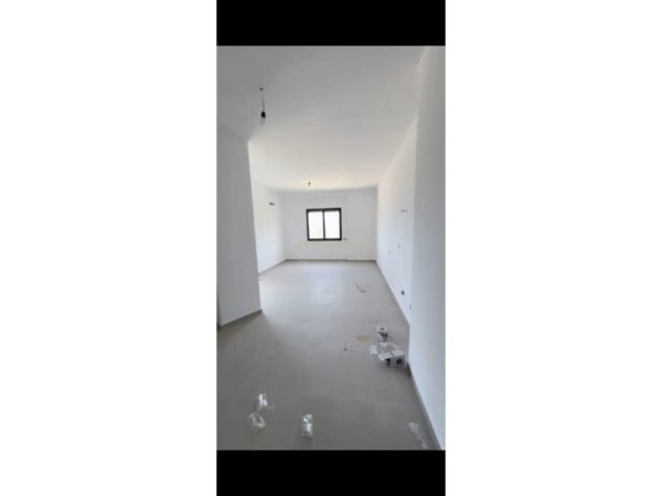 Vlore, shitet apartament 1+1 Kati 2, 79 m² 190.000 € (Radhime)