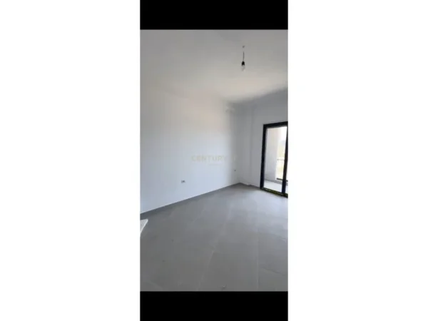 Vlore, shitet apartament 1+1 Kati 2, 79 m² 190.000 € (Radhime)