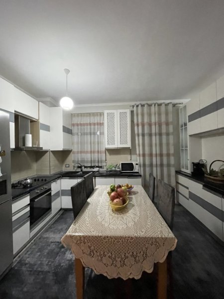 Shqiperi, shitet apartament 2+1+Ballkon Kati 4, 124 m² 146.000 € (Misto Mame)