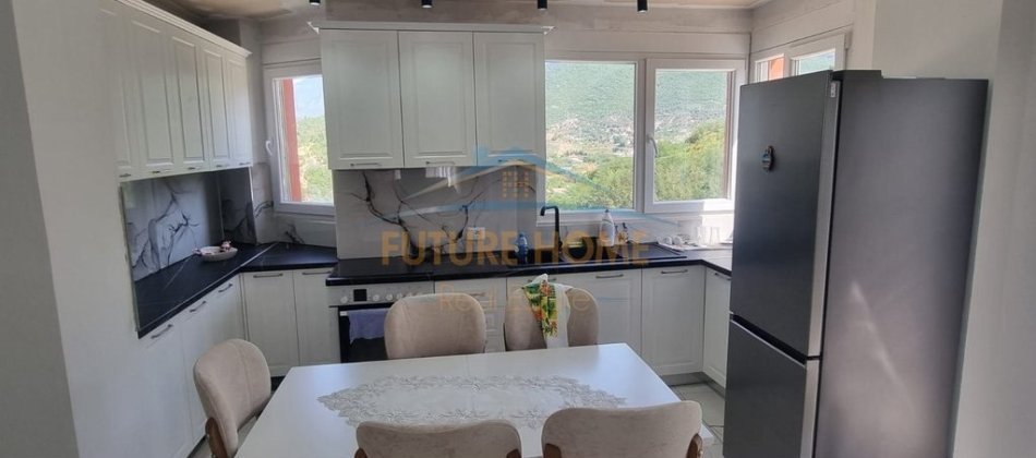 Tirane, jepet me qera apartament 1+1 Kati 1, 105 m² 500 € (Fresku)