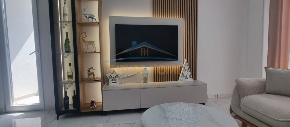 Tirane, jepet me qera apartament 1+1 Kati 1, 105 m² 500 € (Fresku)