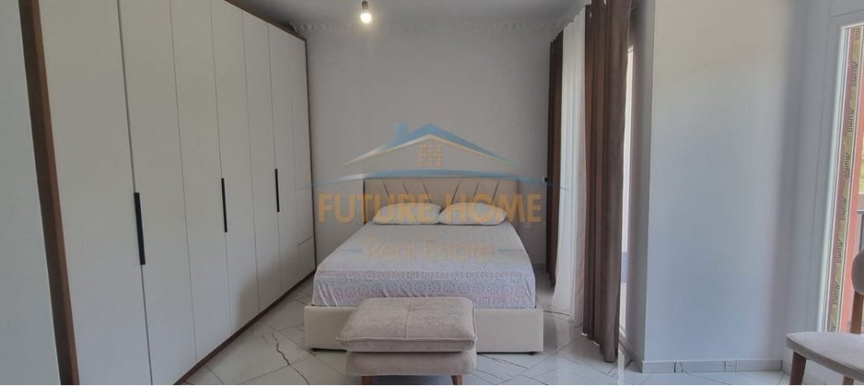 Tirane, jepet me qera apartament 1+1 Kati 1, 105 m² 500 € (Fresku)