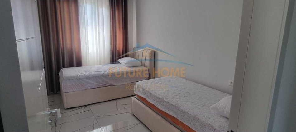 Tirane, jepet me qera apartament 1+1 Kati 1, 105 m² 500 € (Fresku)
