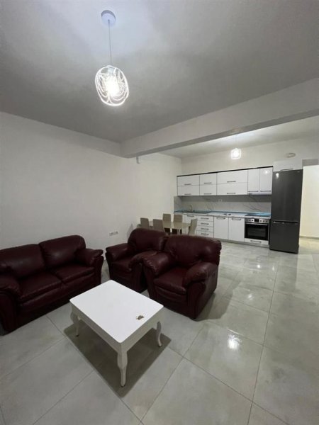 Tirane, jepet me qera apartament 1+1 Kati 1, 75 m² 500 € (SELITE)