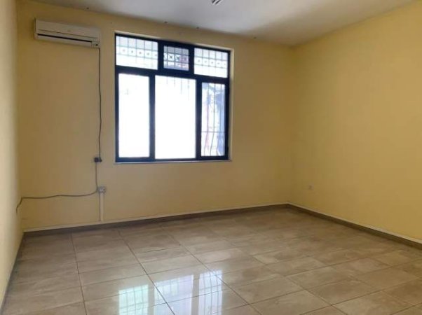 Tirane, jap me qera Vile Kati 0, 700 m² 2.500 Euro (Selvia)