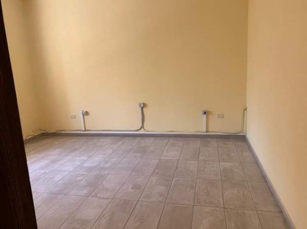 Tirane, jap me qera Vile Kati 0, 700 m² 2.500 Euro (Selvia)