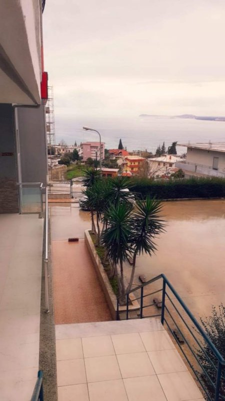 Vlore, apartament 1+1+BLK Kati 2, 70 m² 25 Euro (UJI I Ftohte)