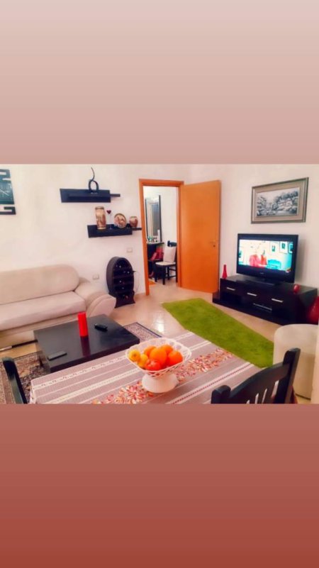 Vlore, apartament 1+1+BLK Kati 2, 70 m² 25 Euro (UJI I Ftohte)