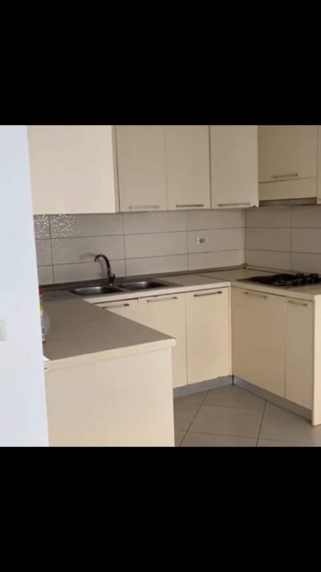 Tirane, jap me qera apartament 1+1+BLK Kati 2, 70 m² 25.000 Leke (Astir te Rotondot)