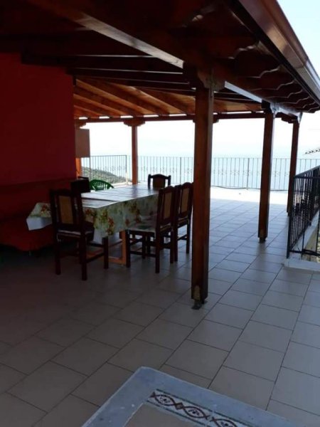 Sarande, jap me qera Vile ne plazh Dublex Kati 3, 90 m² 80 Euro (Lukove)