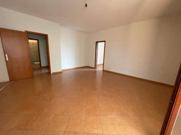 Tirane, shes apartament 2+1+BLK Kati 3, 134 m² 157.300 Euro (Stacioni i Trenit)