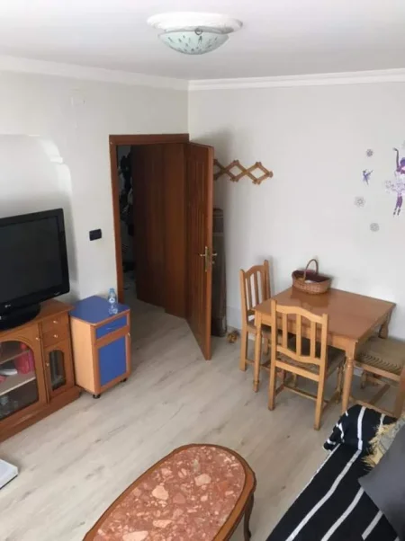 Tirane, jepet me qera apartament 2+1 Kati 5, 60 m² 500 Euro (Myslym Shyr)