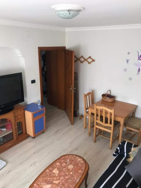 Tirane, jepet me qera apartament 1+1 Kati 5, 60 m² 500 Euro (Tek Myslym Shyri)