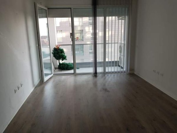 Tirane, jap me qera apartament 2+1 Kati 3, 94 m² 400 Euro (Don bosko)