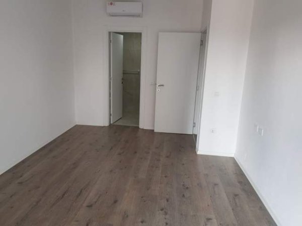 Tirane, jap me qera apartament 2+1 Kati 3, 94 m² 400 Euro (Don bosko)