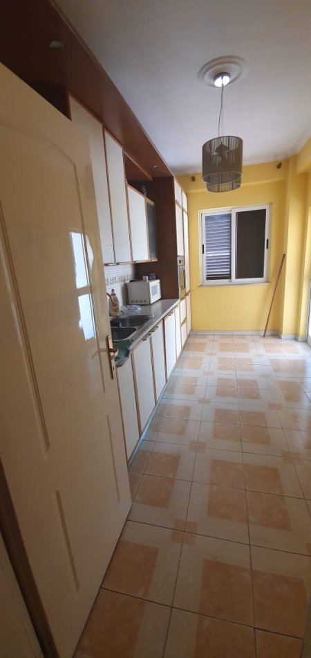Tirane, shes apartament 3+1+BLK Kati 8, 178 m² 165.000 Euro (MYSLYM SHYRI)