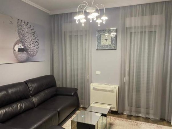 Tirane, jap me qera apartament 1+1+BLK Kati 4, 65 m² 350 Euro (Kompleksi Kontakt)