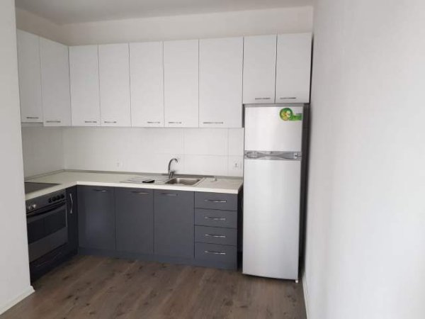 Tirane, jap me qera apartament 2+1 Kati 3, 94 m² 400 Euro (Don bosko)