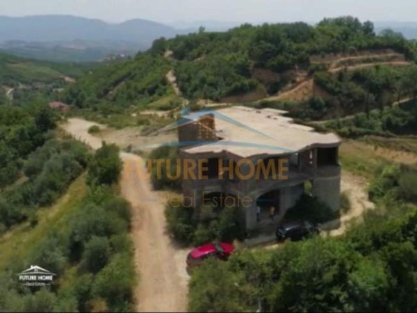 Shitet, Ndërtesë, Fresku, Tiranë. 350,000 € ID: OPP+22144