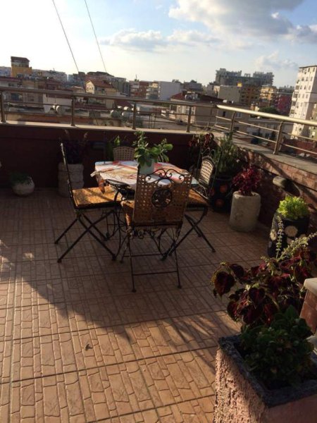 Tirane, jepet me qera apartament 1+1+BLK Kati 6, 110 m² 500 Euro (Rruga e Durresit)