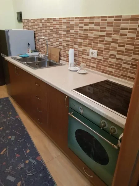 Pogradec, jap me qera garsonier 1+1. Me Ashensor. 30 EUR nata (Prane Hotel 1 Maj)