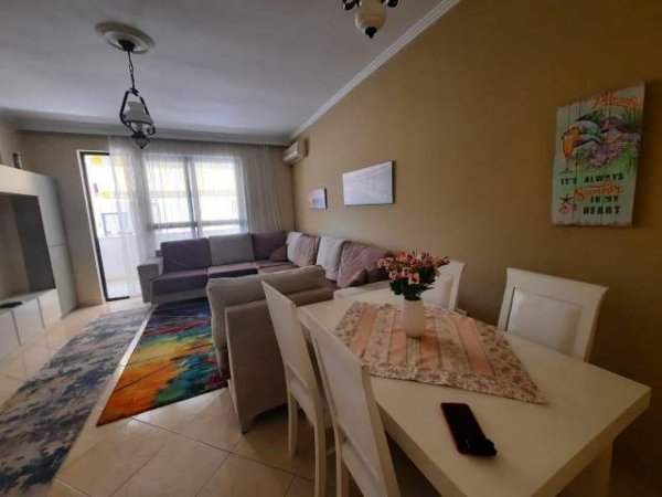 Tirane, jepet me qera apartament 130 m² 600 Euro