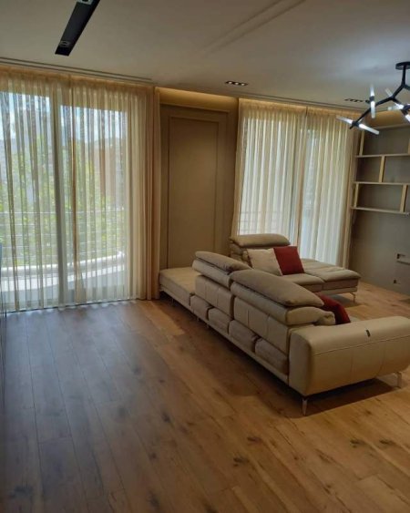 Tirane, Apartament 2+1+2 me qira Rruga Kavajes