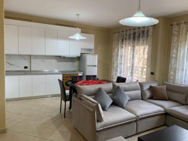 Tirane, jepet me qera apartament 2+1+BLK Kati 10, 103 m² 600 Euro (9 katshet)