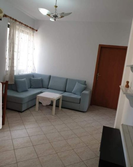 Tirane, shes apartament 2+1 Kati 4, 90 m2 1100 Euro/m2