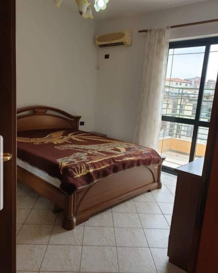 Tirane, shes apartament 2+1 Kati 4, 90 m2 1100 Euro/m2