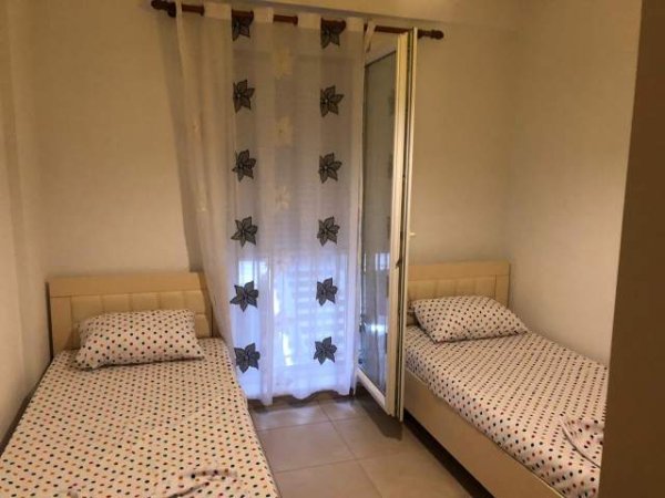 Tirane, jap me qera apartament 2+1