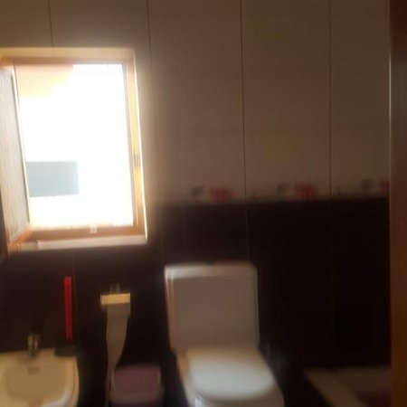 Tirane, shes apartament 2+1+A+BLK Kati 5,sip 75,me hipoteke, 55000 Euro (Rruga Dibres. Siper shkolles bashkuar)