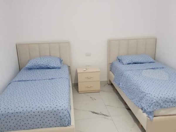 Tirane, Apartament 2+1+2 me qira Fiori di Bosko 95 m²