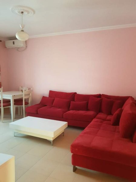 Tirane, jap me qera apartament 2+1