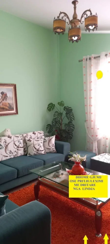 Shitet Apartament i bollshëm, 3+1 me 2-banjo, ballkon, 143m², kat 4, ndërtes 4-kate me çati, 1500 €/m², në rr. Pjetër Gurakuqi, 900m nga Materniteti Ri