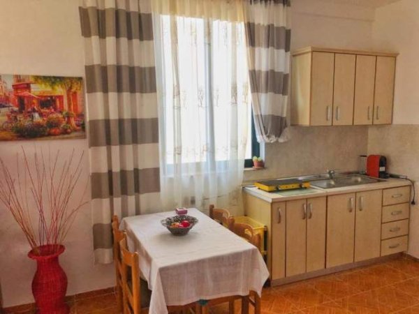 Spille, jap me qera apartament 1+1+BLK Kati 3, 30 m² 30 Euro (Rruga e pishave)