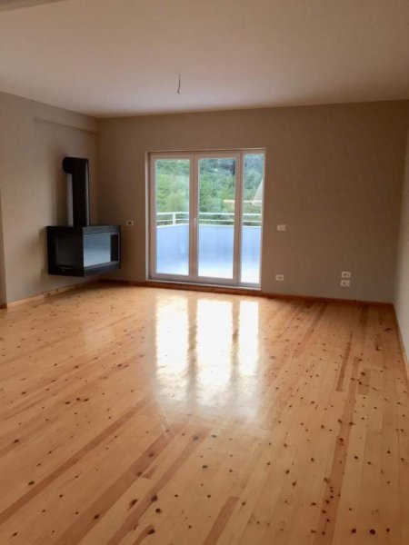 Tirane, jap me qera Penthouse i Mobiuar 3+1+2+ verande Kati 6, 180 m² Euro te Kopshti Zoologjik