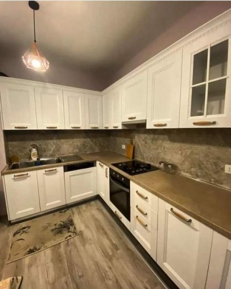 Tirane, jap me qera apartament 2+1 prane Kopshtit zoologjik