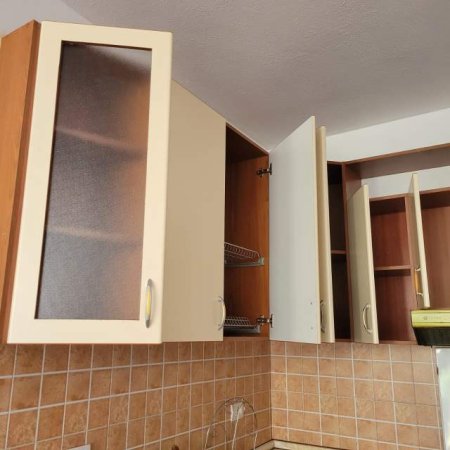 Tirane, jap me qera apartament 2+1 21 Dhjetorit