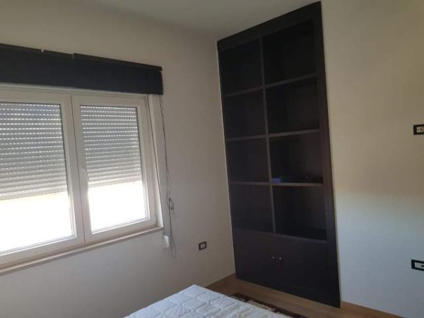 Tirane, jap me qera apartament 1+1+BLK Kati 5, 70 m² 330 Euro (Kavajes)