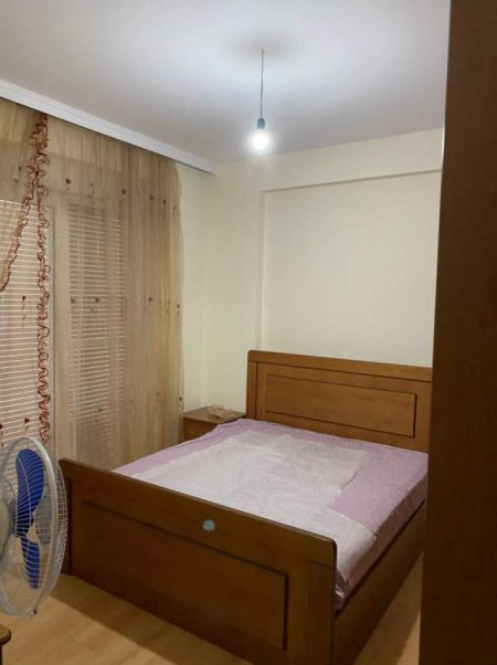 Tirane, jap me qera apartament 2+1+BLK Kati 1, 95 m² 40.000 Leke (Liqeni i Thate)
