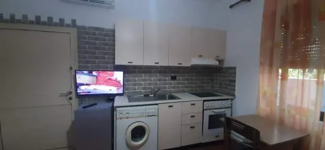 Tirane, jepet me qera garsonier Kati 2, 32 m² 310 Euro (Bulevardi i Ri)
