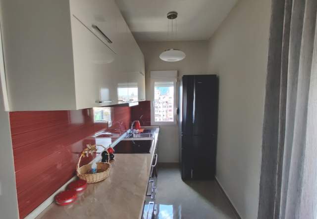 Tirane, jepet me qera apartament 65 m² 450 Euro
