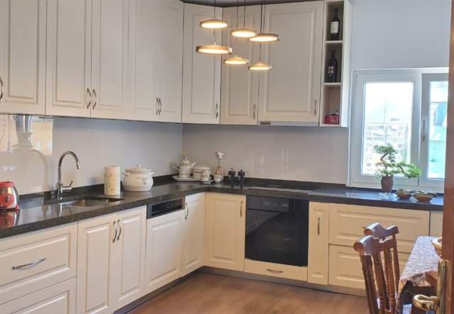 Tirane, shitet apartament 163 m² 170.000 Euro