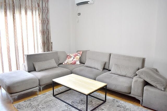 Jept me qira apartament 2+1 e mobiluar ne Don Bosko