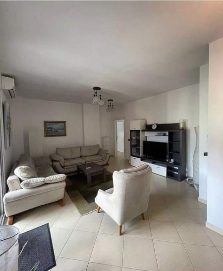 Shqiperi, jap me qera apartament 2+1 110 m²  (Rruga e kosovareve)