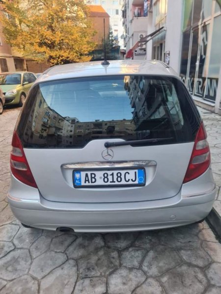 Tirane, shes makine Mercedes-Benz Viti 2005, 4.200 Euro